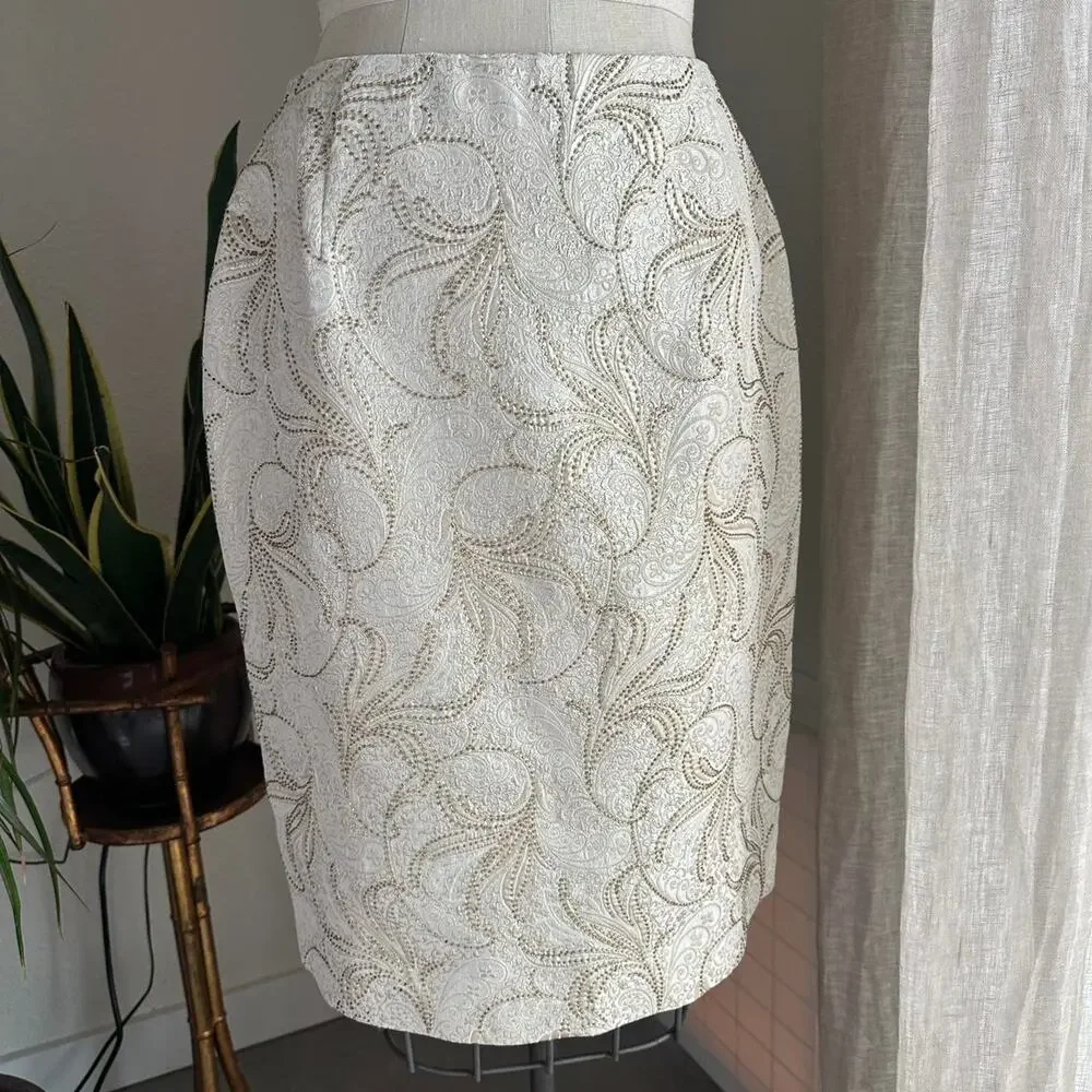 Carmen Marc Valvo Women’s Small Skirt Gold Cream Paisley Metallic Beaded Brocade